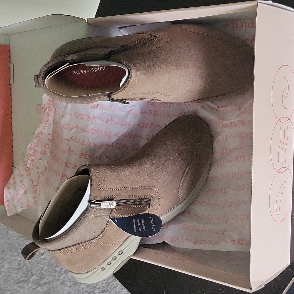 Easy Spirit Ankle booties